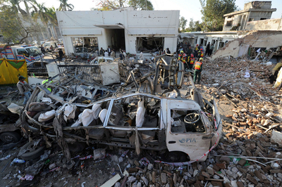 ガススタンドで爆弾爆発、25人死亡 パキスタン