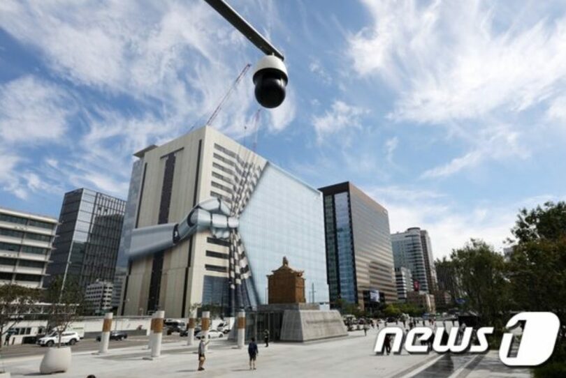 ソウル・光化門広場に設置されたCCTV(c)news1