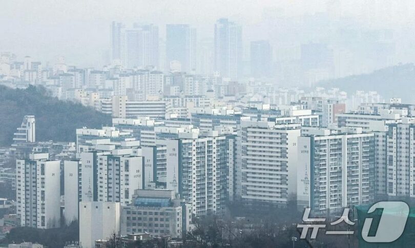 ソウル・南山から望む市内のマンション群(c)news1