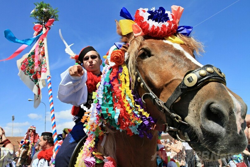 モラビア伝統の騎馬行列「王様騎行」