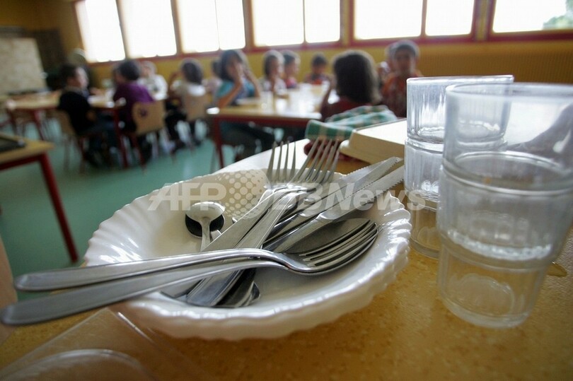 大きいフォーク、食べ過ぎ防止に効果 米研究