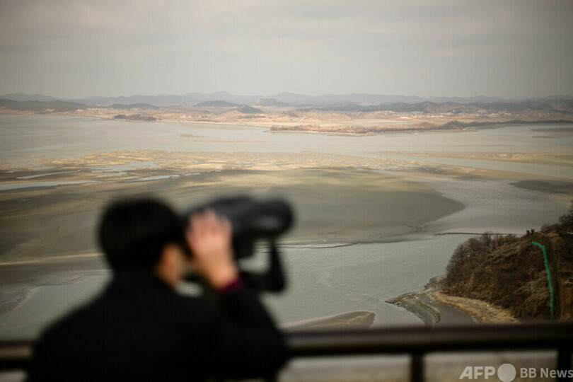 韓国軍、軍事境界線一時越境の北朝鮮兵に警告射撃