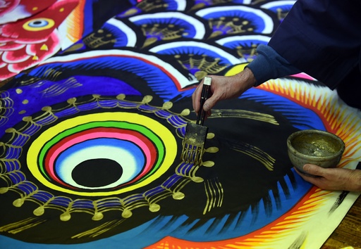 老舗の手描きこいのぼり、埼玉県加須市 写真6枚 国際ニュース：AFPBB News