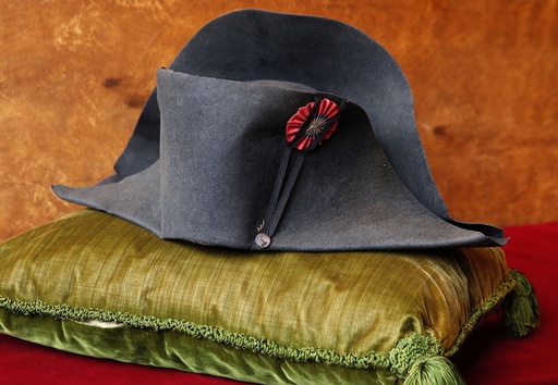 ナポレオンの 二角帽子 公開 11月に仏で競売 写真8枚 国際ニュース Afpbb News