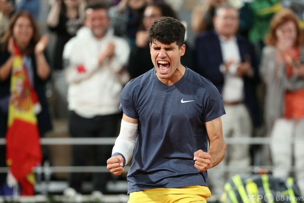 アルカラス全仏OP4強入り 準決勝は世界1位浮上決定のシナーと 写真12枚