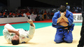 柔道、グランドスラム東京大会（Grand Slam Tokyo 2012）は2日、最終日の男女5階級が行われ、日本勢は3階級を制覇した。

男子100キロ超級決勝でブラジルのラファエル・シルバ（Rafael Silva、左）に勝利し喜ぶ韓国の金成民（Kim Sung-Min、キム・ソンミン、2012年12月2日撮影）。(c)AFP/KAZUHIRO NOGI
