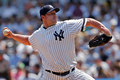 1回2／3を投げて9安打8失点で降板したヤンキースの先発ロジャー・クレメンス（%%Roger Clemens%%）。(c)AFP/Getty Images Michael Heiman