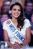 フランス・パリ（Paris）で、仏テレビ局カナルプリュス（Canal Plus）の番組「Le Grand Journal」のセットに登場したミス・フランス2013（Miss France 2013）のマリーヌ・ロルフェラン（Marine Lorphelin）さん（2012年12月10日撮影）。(c)AFP/THOMAS SAMSON