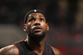 13-14NBA、シャーロット・ボブキャッツ（Charlotte Bobcats）対マイアミ・ヒート（Miami Heat）。30得点を挙げたマイアミ・ヒートのレブロン・ジェームズ（LeBron James、2013年11月16日撮影）。(c)AFP/Getty Images/NBAE/Brock Williams-Smith