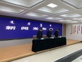 記者会見の席での黙とう（2019年2月24日撮影）。(c)CNS/鐘欣