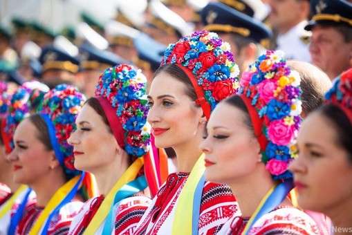 ウクライナで軍事パレード 旧ソ連からの独立30年 写真23枚 国際