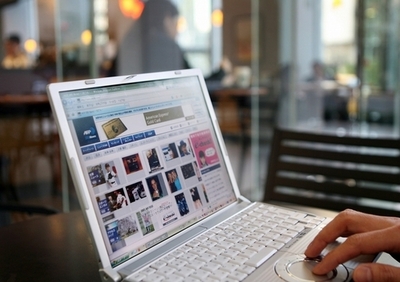 日本人のネット利用、6月は平均68時間