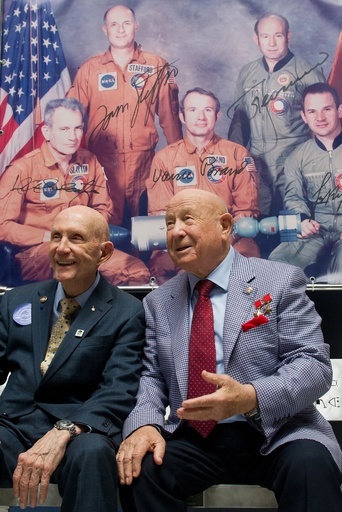 ロシア人元宇宙飛行士レオーノフ氏死去、85歳 人類初の宇宙遊泳