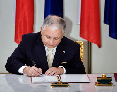 ポーランド、リスボン条約批准 チェコ残すのみ