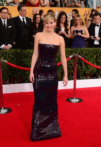 映画俳優組合賞の華やかレッドカーペット