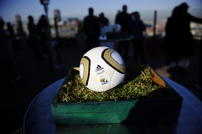 「キーパー泣かせ」のW杯公式球、軌道変化を豪研究者が実証