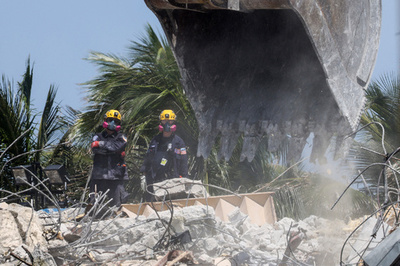 フロリダ集合住宅崩落、死者79人に 依然61人が不明