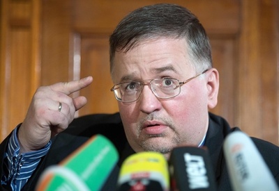 ドイツ極右政党の元幹部、イスラム教に改宗 同性婚容認の教会に抗議