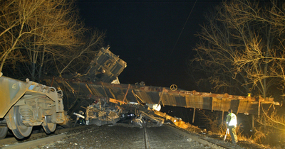 通勤列車が貨物列車に衝突 1人死亡、4人負傷 - ハンガリー