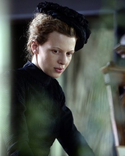 「理系女子」の闘いも浮き彫りに、キュリー夫人の新作伝記映画