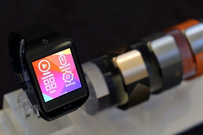 サムスン、ウエアラブル端末の新製品を発表