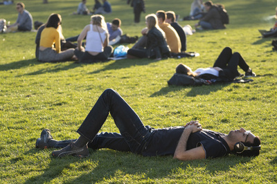 冬はどこに?! 西欧で記録的高温 英本土で前代未聞の20度超え 夏の酷暑に警戒