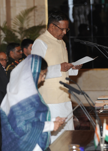 インド法相の横領疑惑、「小額すぎて話にならず」と閣僚が弁護