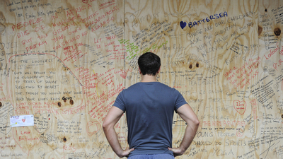 暴動の再燃を警戒、強硬な世論も台頭 英国