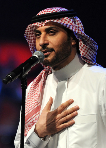 人気歌手をハグした女性、反セクハラ法違反で逮捕 サウジ