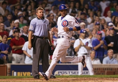 カブスの二塁手マーク・デローサが病院へ搬送される