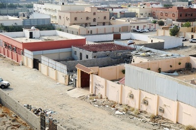 治安部隊と銃撃戦、男2人が自爆 サウジアラビア