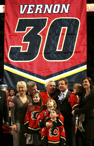 ＜06-07NHL＞フレームス バーノンの背番号「30」を永久欠番に - カナダ