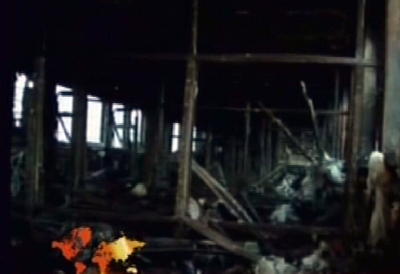 印パ間を走る列車が炎上、64人死亡、テロの可能性も - インド