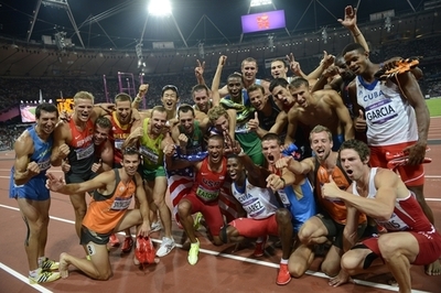 米国のイートン、ライバルを抑え十種競技で金メダル獲得