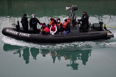 英、不法移民らルワンダに移送へ