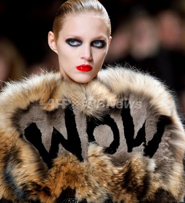 08 09年秋冬パリ コレクション モデル アンニャ ルービック 写真11枚 ファッション ニュースならmode Press Powered By Afpbb News