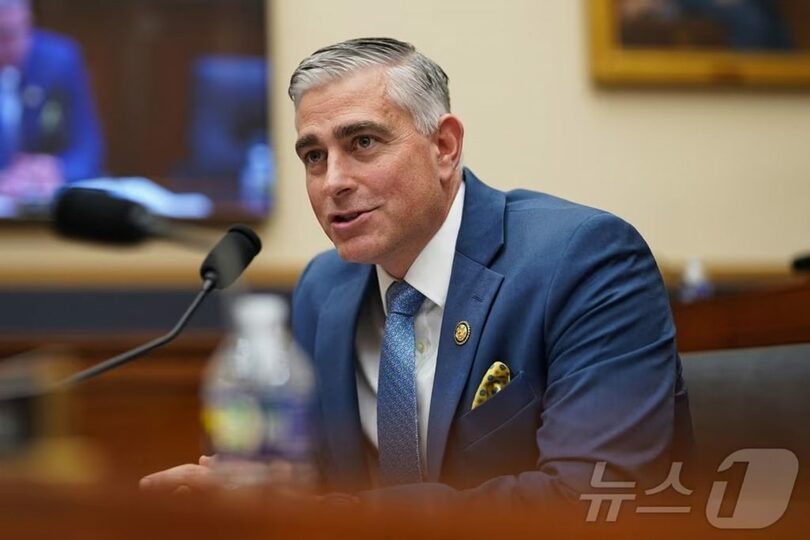 マイケル・バウムガートナー下院議員(c)AFP/news1