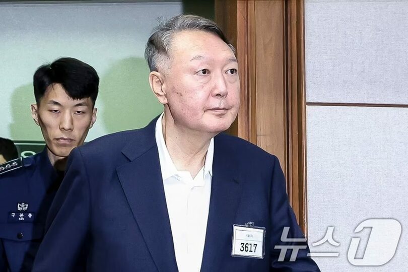ソウル中央地裁の初公判に出廷したユン・ソンニョル氏(c)news1