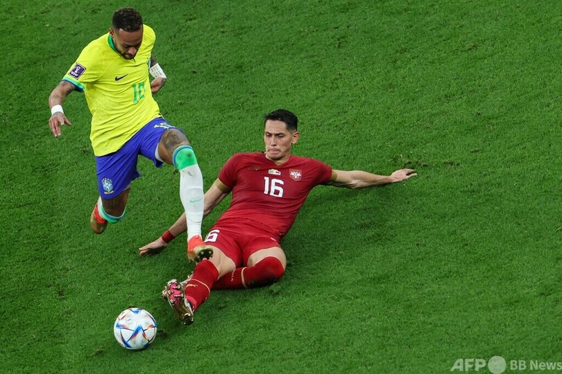 ネイマールが初戦で右足首負傷、診断は一両日中 カタールW杯