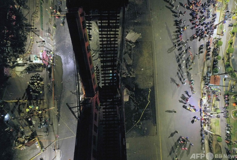 列車通過中に高架橋崩落、23人死亡 メキシコ首都