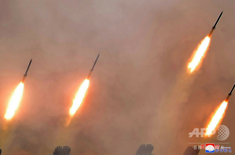 金委員長、長距離砲兵の火力打撃訓練を「指導」 KCNA