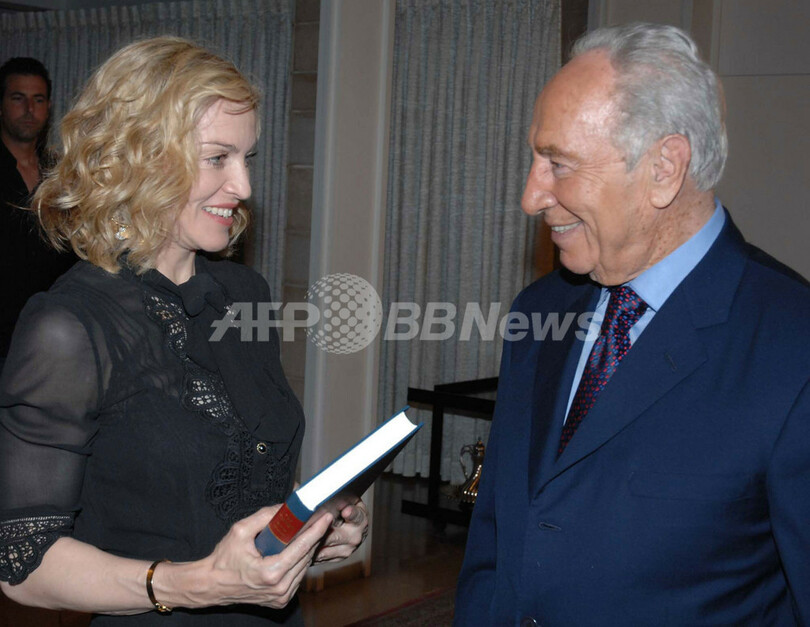 カバラ信奉者のマドンナら、ユダヤ暦の新年を祝うためイスラエルへ