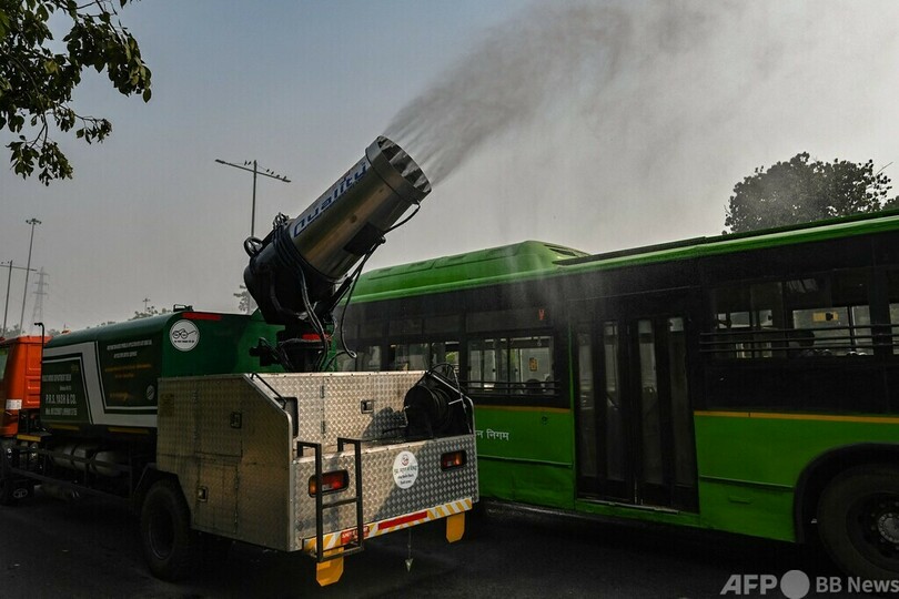 「アンチスモッグ砲」 インド首都の大気汚染対策