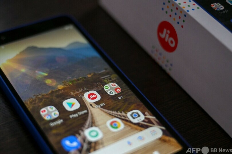 印財閥リライアンス、格安スマホ発売 米グーグルと提携