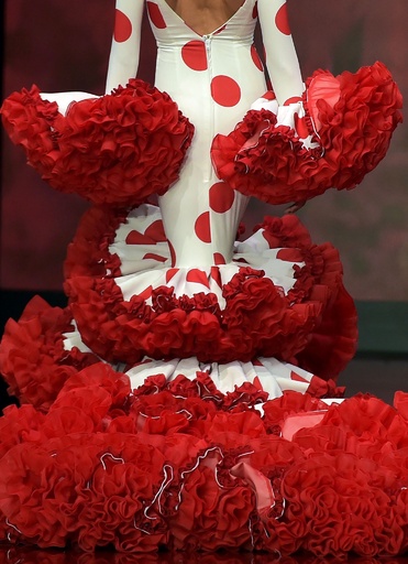 フラメンコの本場セビリアでファッション展示会 写真48枚 国際ニュース