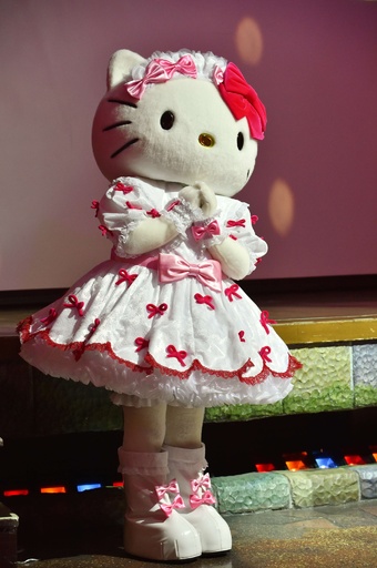 ハローキティ誕生40周年、国内外で記念イベント 写真24枚 国際ニュース