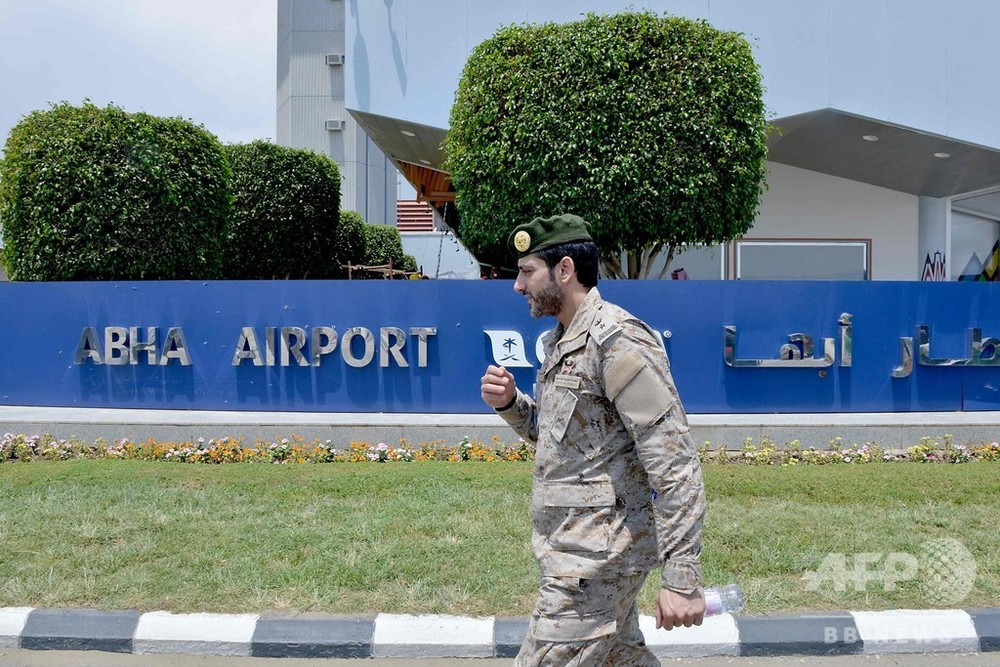 サウジアラビア、空港狙ったイエメン武装組織の無人機を迎撃 写真5枚 国際ニュース:AFPBB News