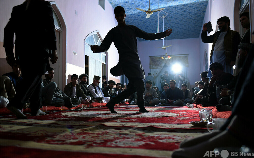タリバン名乗る男3人、結婚式に乱入3人殺害 音楽問題視か - AFPBB News