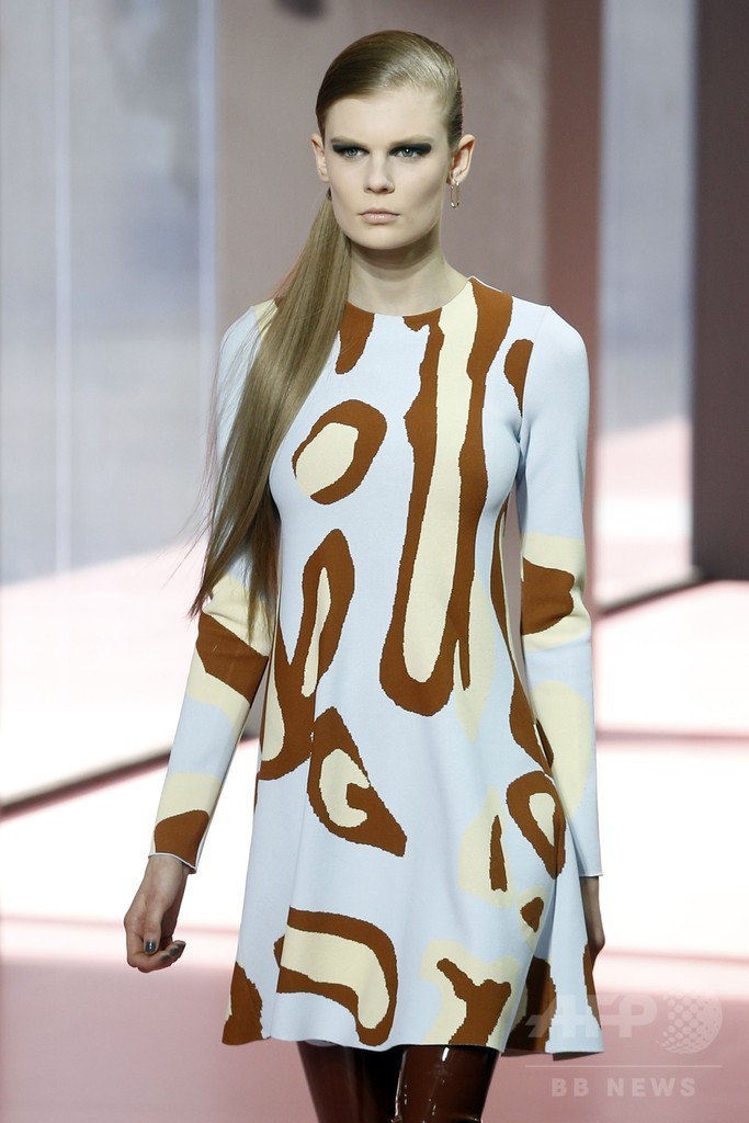 アニマルプリントで見せるワイルドでマスキュリンな女性像、「ディオール」15/16秋冬