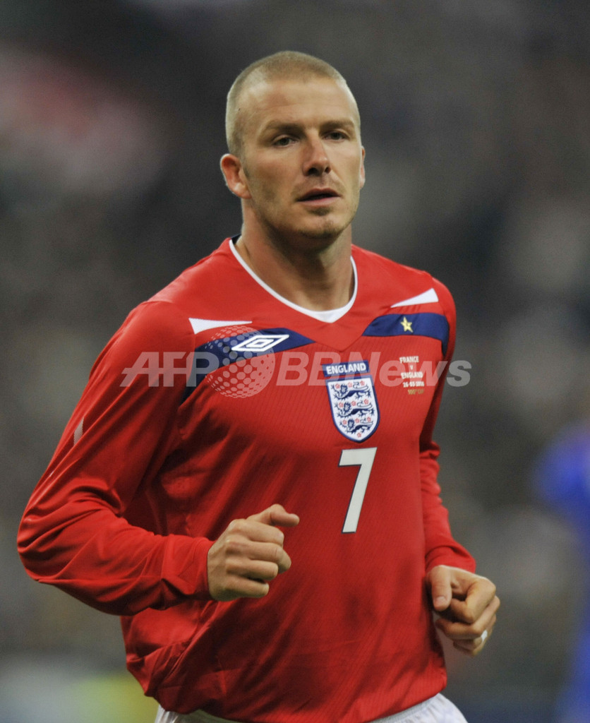 ポ*チ様 正規品 ベッカム イングランド代表 100試合目記念ユニフォーム 希少 イングランド ベッカムの代表100試合目を勝利で飾れず 写真52枚